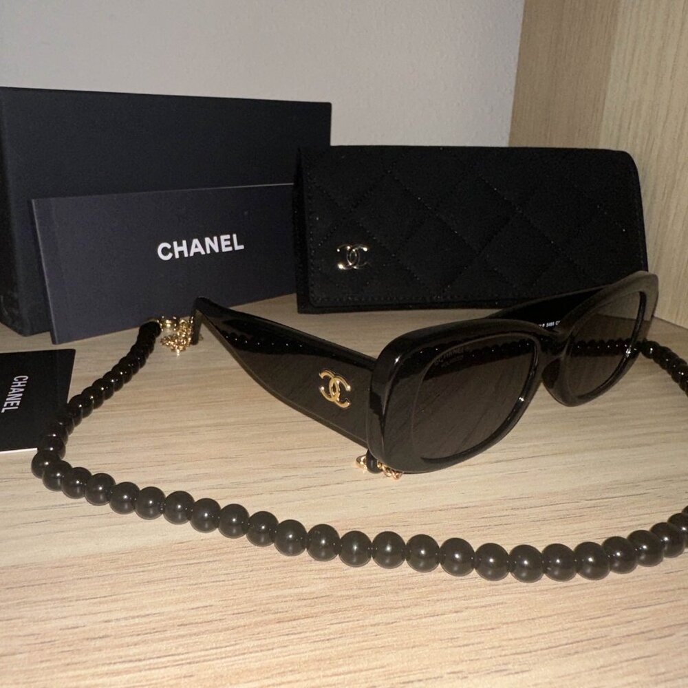 CHANEL Acetate Rectangle 5488 Black Sunglasses (Pre-Owned) - Picture 5 of 5